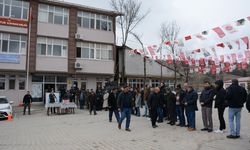 Kaymakam Yüksel şehitler için lokma dağıttı