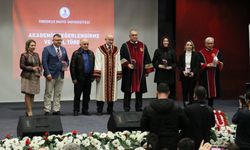 OMÜ'de 158 öğretim üyesi için cübbe giyme töreni düzenlendi