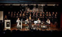 Trabzon'da "Yıldız Öğretmenler" korosu konser verdi