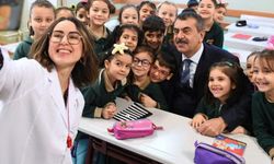 Bakan Tekin'den İstanbul'da okul ziyareti