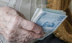 SGK Uzmanı emeklilere mutlu haberi verdi 'Emekli maaşlarına o ücret eklenecek'
