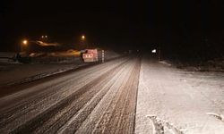 Kastamonu'da kar yağışı: Etraf beyaz örtüyle kaplandı!