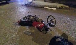 Çorum'da otomobile çarpan motosikletteki kişi yaralandı