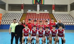 Samsun Tekkeköy Necati Akçağlılar Anadolu Lisesi Futsal Takımı yarı finale kaldı