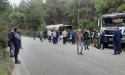 SON DAKİKA: Belediye otobüsüne tır çarptı: 1 ölü, 4 yaralı!