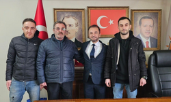 Kastamonu'da siyasi geçiş: CHP'den istifa eden üç kişi AK Parti'ye katıldı