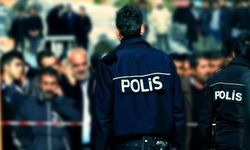 Yakalama kararı bulunan şahıs kapısında polisi görünce intihar etti