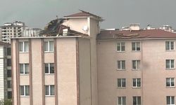 Kastamonu'da fırtına: Vatandaşlar zorlandı, çatılar uçtu!