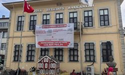 Kastamonu'da belediye başkanı, belediyenin borçlarını duvara astı