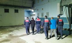 Kastamonu'nun ilçesinde araçlarında uyuşturucu madde ile yakalanan 2 şahıs tutuklandı