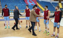 Trabzonsporlu yöneticiler basketbol takımını ziyaret etti