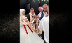 Taşköprü’deki O Düğünde Damadın Arkadaşları Metrelerce Uzunluğunda Para Taktı (video haber)