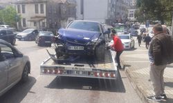 Akçakoca'da iki otomobilin çarpıştığı kazada 1 kişi yaralandı