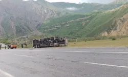 Tankerden yakıt sızınca minibüs kayıp takla attı: 8 yaralı!