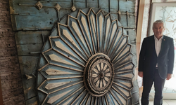 Kastamonu'da yıkılan tarihi evin tavan süslemesi bu binada sergileniyor!