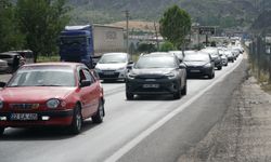 D 100 kara yolu Osmancık geçişinde trafik yoğunluğu başladı