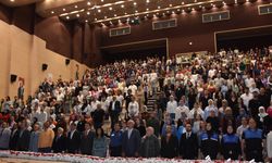 Gümüşhane Üniversitesi öğrencileri mezuniyet töreninde Filistin'e destek verdi