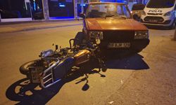 Samsun'da otomobille çarpışan motosiklet sürücüsü yaralandı