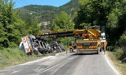 Sinop'ta LPG yüklü tanker devrildi