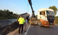 Kastamonu – Taşköprü yolunda korkutan kaza: Krom yüklü tank yola savruldu