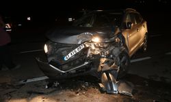 Amasya’da tır ile otomobilin çarpıştığı kazada 4 kişi yaralandı