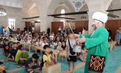 Amasya'da yaz Ku'ran kursu öğrencilerini "Nasrettin Hoca" ziyaret etti