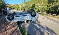 Kastamonu'da Feci Kaza! Kaldırıma Çarpan Otomobil Takla Attı! 1 Yaralı