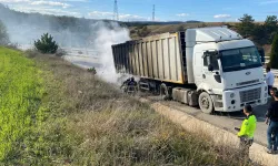 Kastamonu'da tırın lastikleri alev aldı! İtfaiye ekipleri son anda kurtardı!