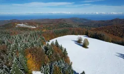 Kastamonu'da sonbaharın renkleri kar beyazıyla buluştu!