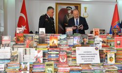 Kastamonu'da komandolardan öğrencilere tam 21 bin kitap