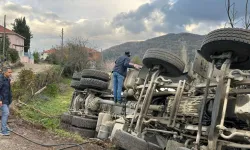 Kastamonu'da beton mikseri devrildi: Sürücü son anda kurtuldu!