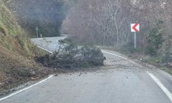 Kastamonu'da yollar çok tehlikeli: Her an bir şey düşebilir!