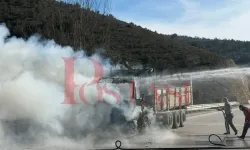 Kastamonu'da kamyon alevler içinde kaldı: Vatandaşlar görüntüledi!