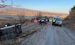 Kastamonu'da feci kaza: Otomobil takla attı, 2 kişi araçta sıkıştı!