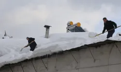 Kar kalınlığı 2 metreyi aşan Kastamonu'nun ilçesinde hayat felç oldu!