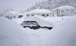 Kastamonu'da otomobiller 180 santimetrelik karın altında kayboldu! (görüntülü haber)