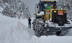 Kastamonu'nun ilçesinde kar 1 metreyi aştı! Ekipler seferber oldu