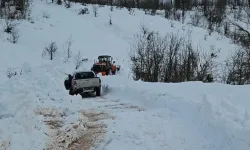 Kastamonu'nun ilçesinde ulaşıma kapalı yollar tek tek açılıyor!