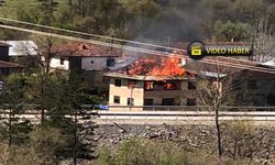 Detaylar geldi: Kastamonu’da 3 katlı ev alev alev yandı (görüntülü haber)