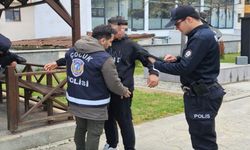 Kastamonu’da polisler arama yapıyor