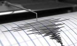 Son dakika: Sallanıyoruz, deprem oldu!