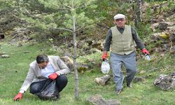 Kastamonu’da Kaymakam Çamkerten, çöp topladı!