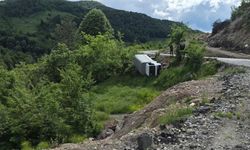 Direksiyon hakimiyeti kaybedildi araç şarampole sürüklendi!