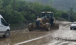 Kastamonu'da çamur seli: Yol kapandı, trafik aksadı