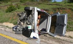 Kastamonu'da feci kaza! Ticari araç takla attı: 4 yaralı var!