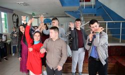 Kastamonu'da Özel Gereksinimli Öğrencilerden Özgün Proje: 'Servis Benim Rengim'