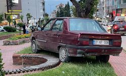 Kastamonu'da park halindeki araç aniden hareket etti, olanlar oldu!