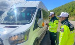 Kastamonu'da Trafik Jandarması'ndan okul servislerine sıkı denetim!