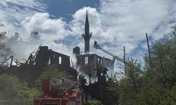 Korkutan Yangın: İki Ev ve Bir Cami Kullanılamaz Hâle Geldi