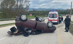 Mucizevi kurtuluş: Takla atan otomobilden sağ çıktı